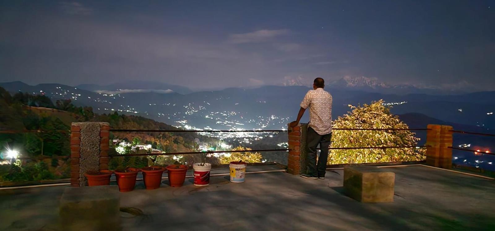 Golden Himalaya Homestay Каусани Экстерьер фото