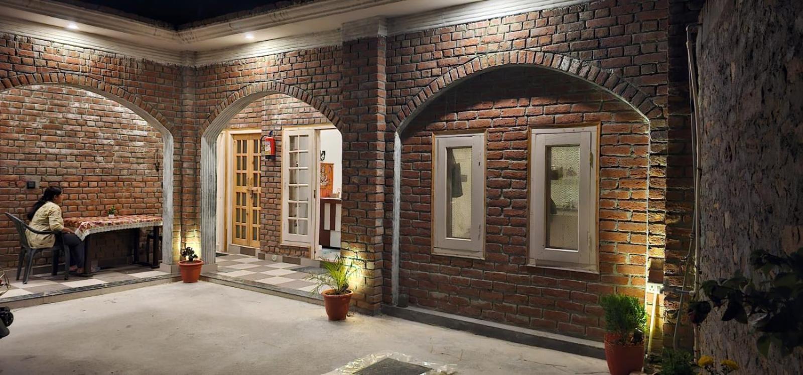 Golden Himalaya Homestay Каусани Экстерьер фото