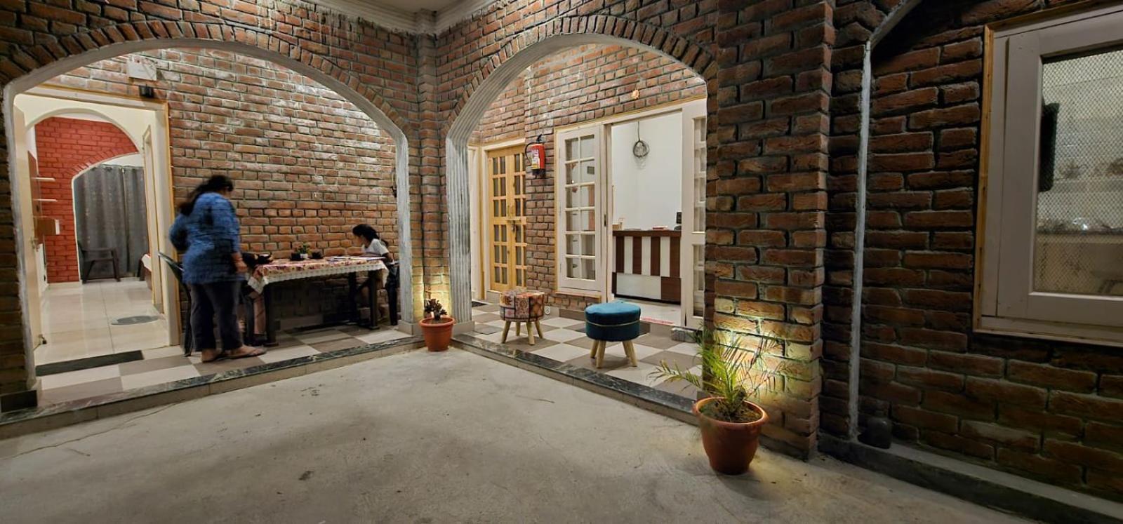 Golden Himalaya Homestay Каусани Экстерьер фото
