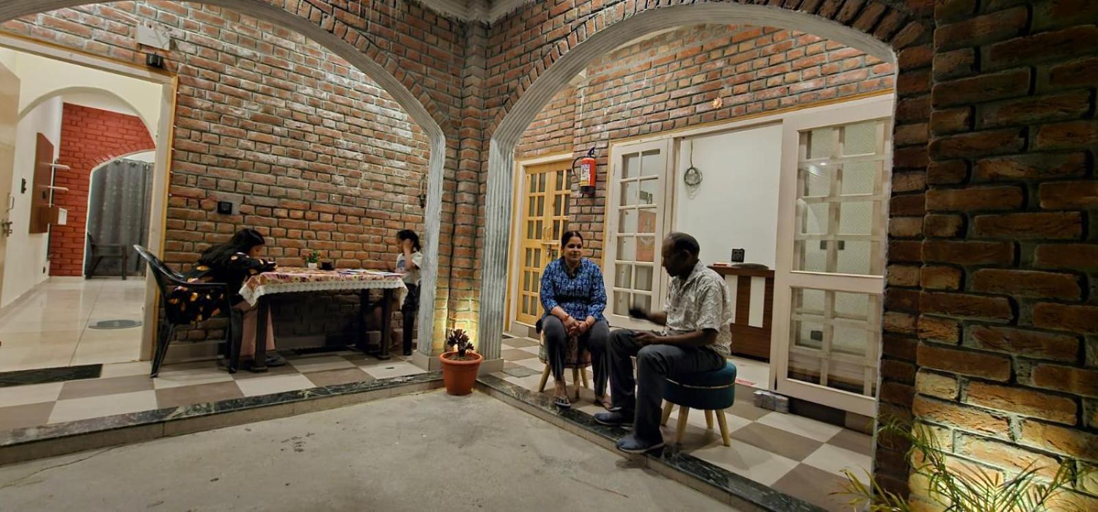 Golden Himalaya Homestay Каусани Экстерьер фото